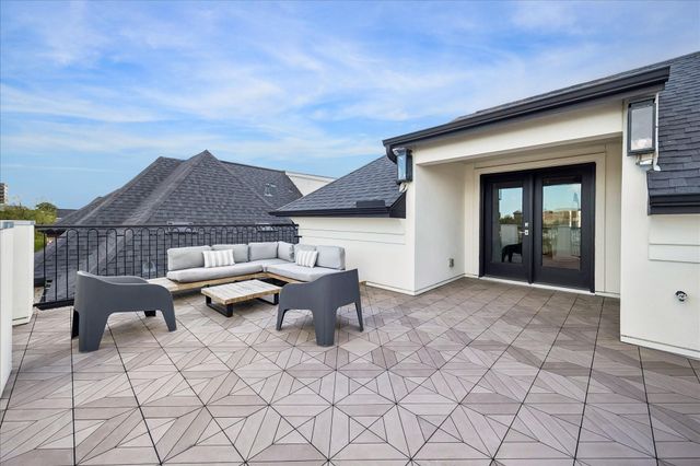 3020 Lake Street, Houston, TX 77098