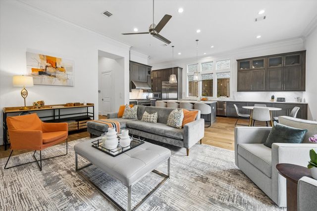 3020 Lake Street, Houston, TX 77098