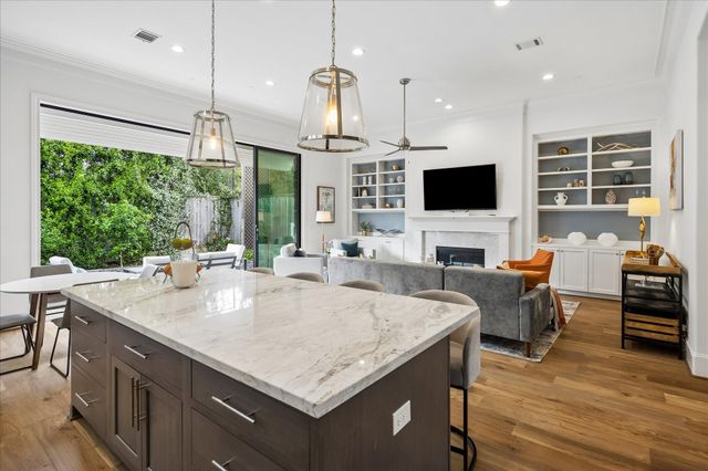 3020 Lake Street, Houston, TX 77098