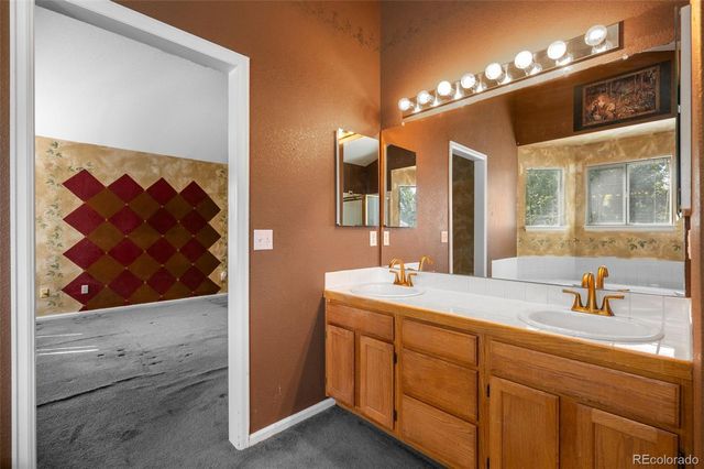 8359 S Flower Way, Littleton, CO 80128