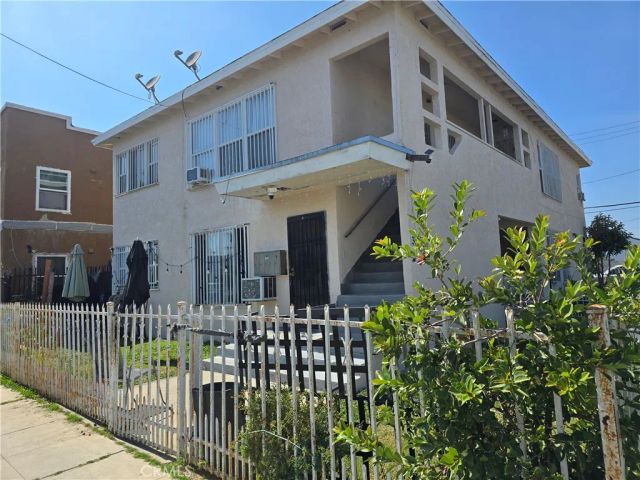 301 W Magnolia Street, Compton, CA 90220