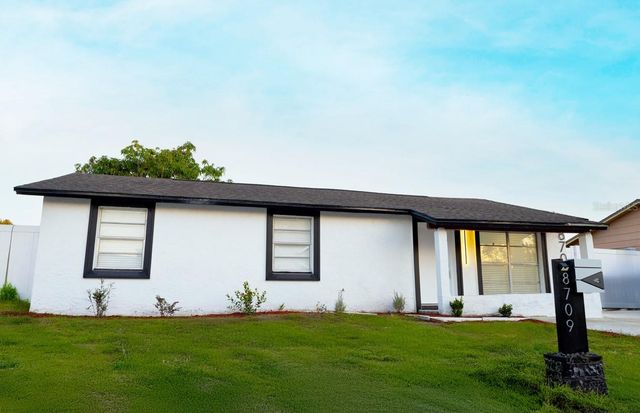 8709 MARLIN COURT, Tampa, FL 33634