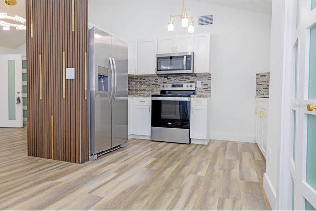 8709 MARLIN COURT, Tampa, FL 33634