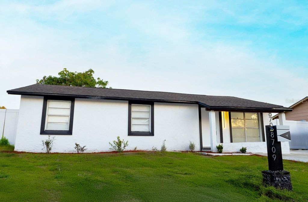 8709 MARLIN COURT, Tampa, FL 33634