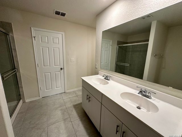 10349 GIBBONS CRK, San Antonio, TX 78252