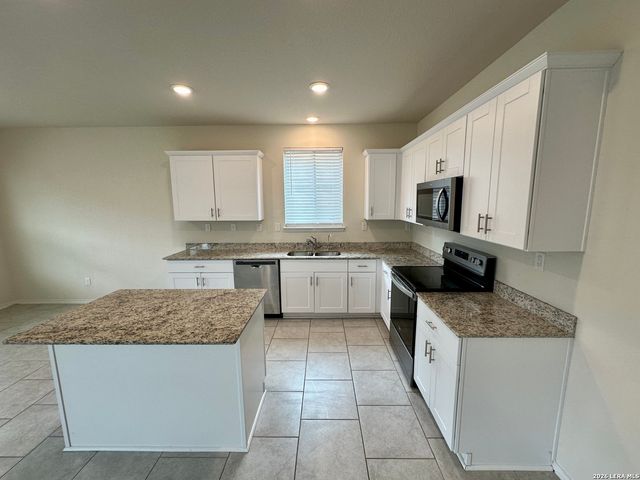 10349 GIBBONS CRK, San Antonio, TX 78252