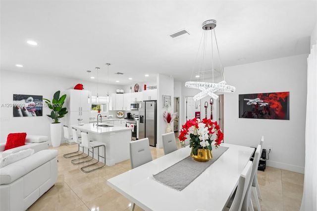 910 Richmond Avenue N, Lehigh Acres, FL 33972