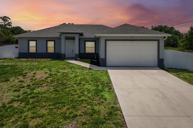 910 Richmond Avenue N, Lehigh Acres, FL 33972