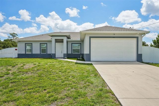 910 Richmond Avenue N, Lehigh Acres, FL 33972