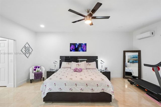 910 Richmond Avenue N, Lehigh Acres, FL 33972