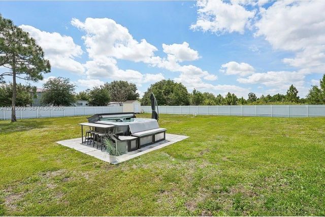 910 Richmond Avenue N, Lehigh Acres, FL 33972