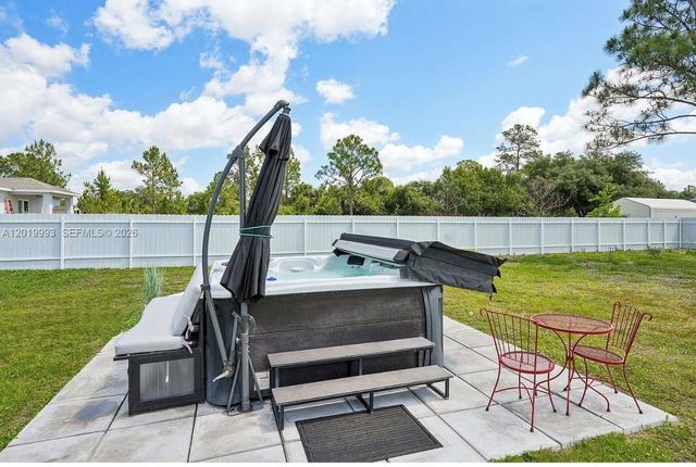 910 Richmond Avenue N, Lehigh Acres, FL 33972