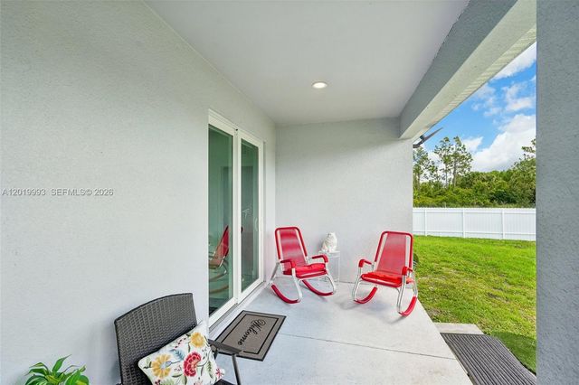 910 Richmond Avenue N, Lehigh Acres, FL 33972