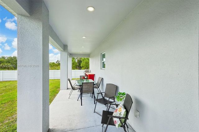 910 Richmond Avenue N, Lehigh Acres, FL 33972