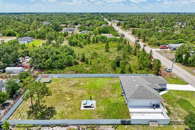 910 Richmond Avenue N, Lehigh Acres, FL 33972