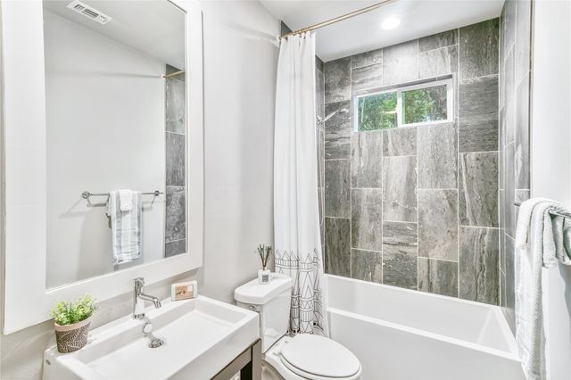 3913 Valley View RD A, Austin, TX 78704