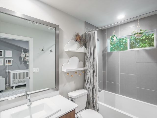 3913 Valley View RD A, Austin, TX 78704
