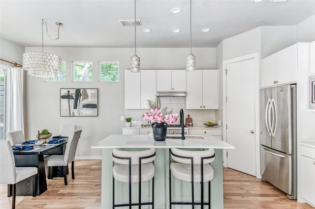 3913 Valley View RD A, Austin, TX 78704