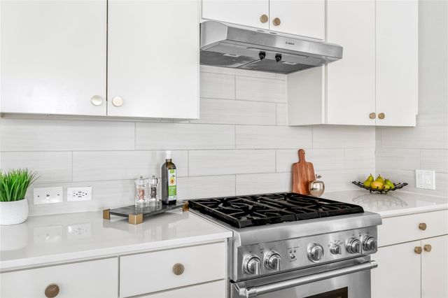 3913 Valley View RD A, Austin, TX 78704
