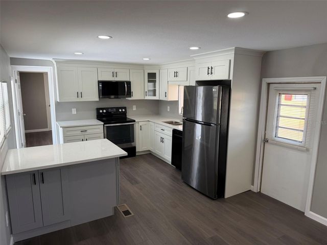 9860 5TH AVENUE, Orlando, FL 32824