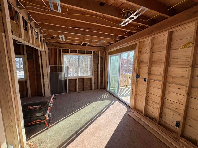 27 Granite Street, Peterborough, NH 03458