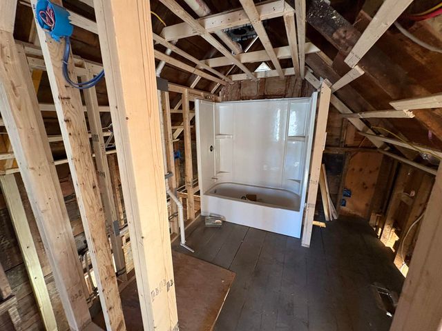 27 Granite Street, Peterborough, NH 03458