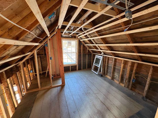 27 Granite Street, Peterborough, NH 03458