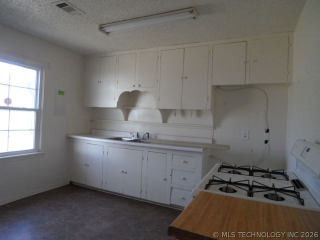 523 S 57TH West Avenue, Tulsa, OK 74127