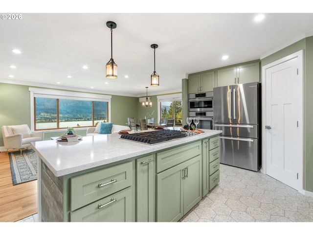 270 Ne Wisteria Way, Stevenson, WA 98648