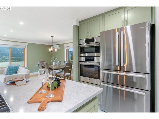 270 Ne Wisteria Way, Stevenson, WA 98648
