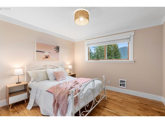 270 Ne Wisteria Way, Stevenson, WA 98648