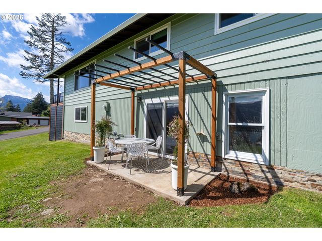 270 Ne Wisteria Way, Stevenson, WA 98648