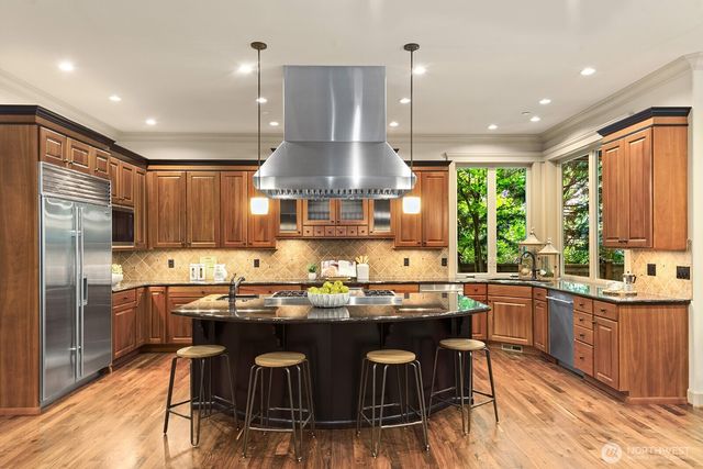 2112 104th Place SE, Bellevue, WA 98004