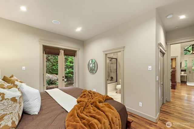 2112 104th Place SE, Bellevue, WA 98004