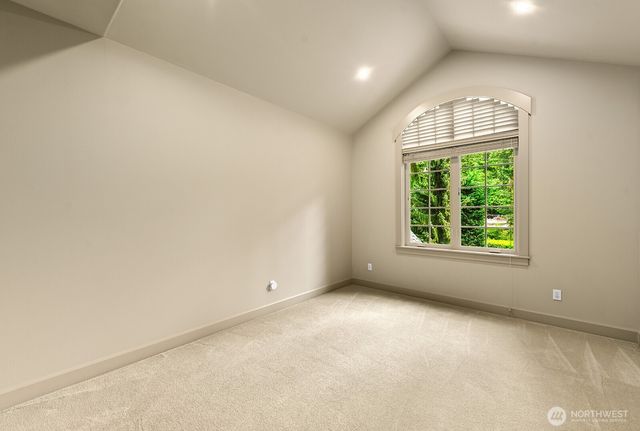 2112 104th Place SE, Bellevue, WA 98004