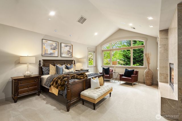 2112 104th Place SE, Bellevue, WA 98004