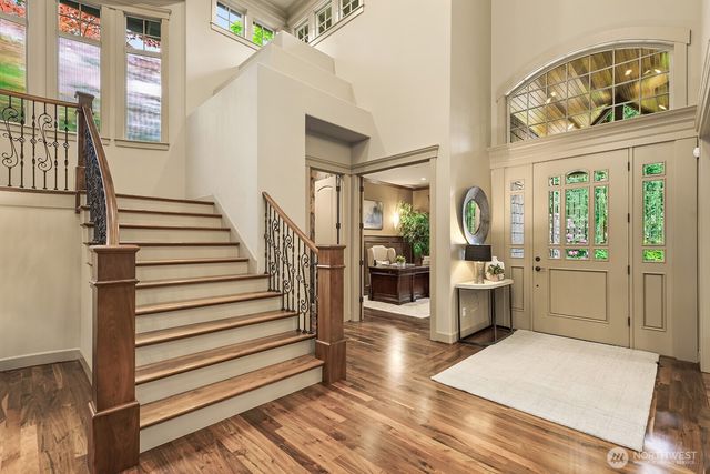 2112 104th Place SE, Bellevue, WA 98004