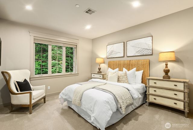 2112 104th Place SE, Bellevue, WA 98004