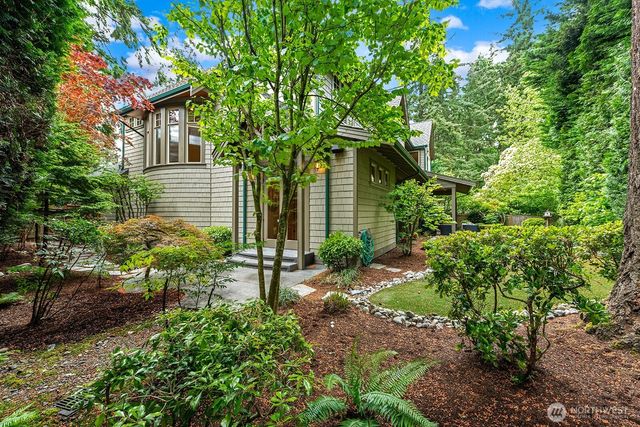 2112 104th Place SE, Bellevue, WA 98004