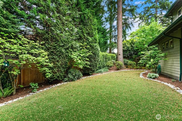 2112 104th Place SE, Bellevue, WA 98004
