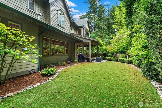 2112 104th Place SE, Bellevue, WA 98004