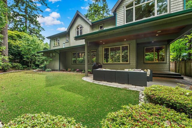 2112 104th Place SE, Bellevue, WA 98004