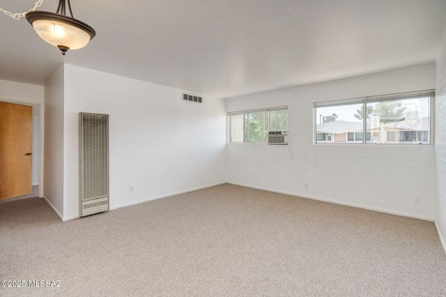 1470 S Palo Verde Ave Apt J201, Tucson, AZ 85713