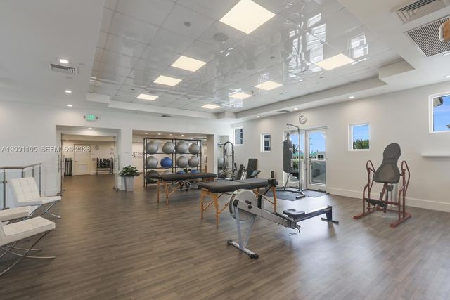 4775 Collins Avenue 2207, Miami Beach, FL 33140