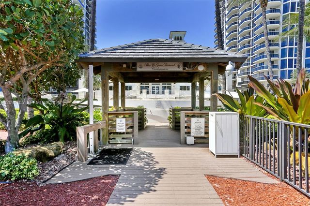 4775 Collins Avenue 2207, Miami Beach, FL 33140