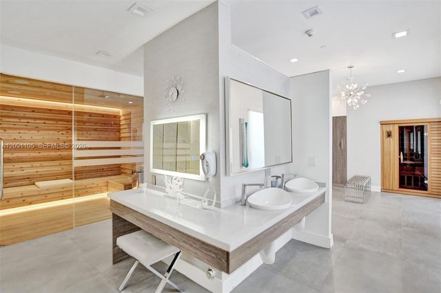 4775 Collins Avenue 2207, Miami Beach, FL 33140