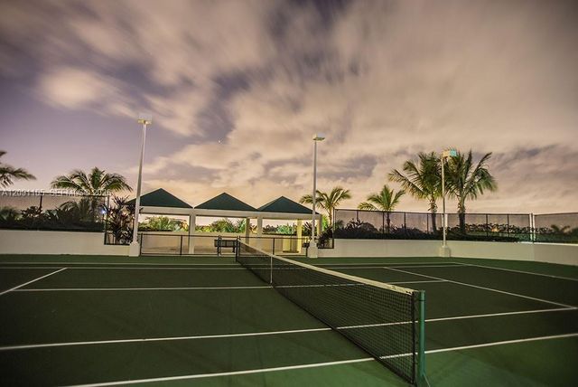 4775 Collins Avenue 2207, Miami Beach, FL 33140
