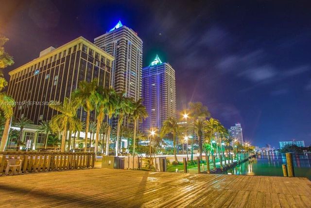 4775 Collins Avenue 2207, Miami Beach, FL 33140