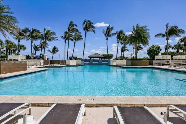 4775 Collins Avenue 2207, Miami Beach, FL 33140