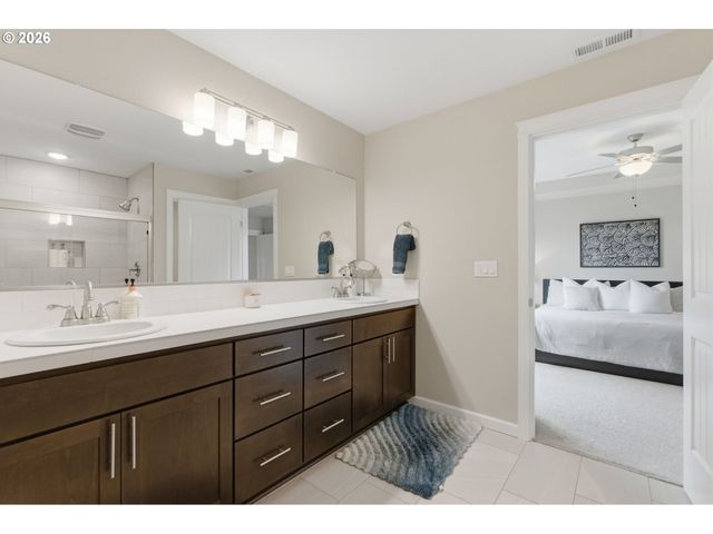 21180 PEYTON Cir, Aurora, OR 97002